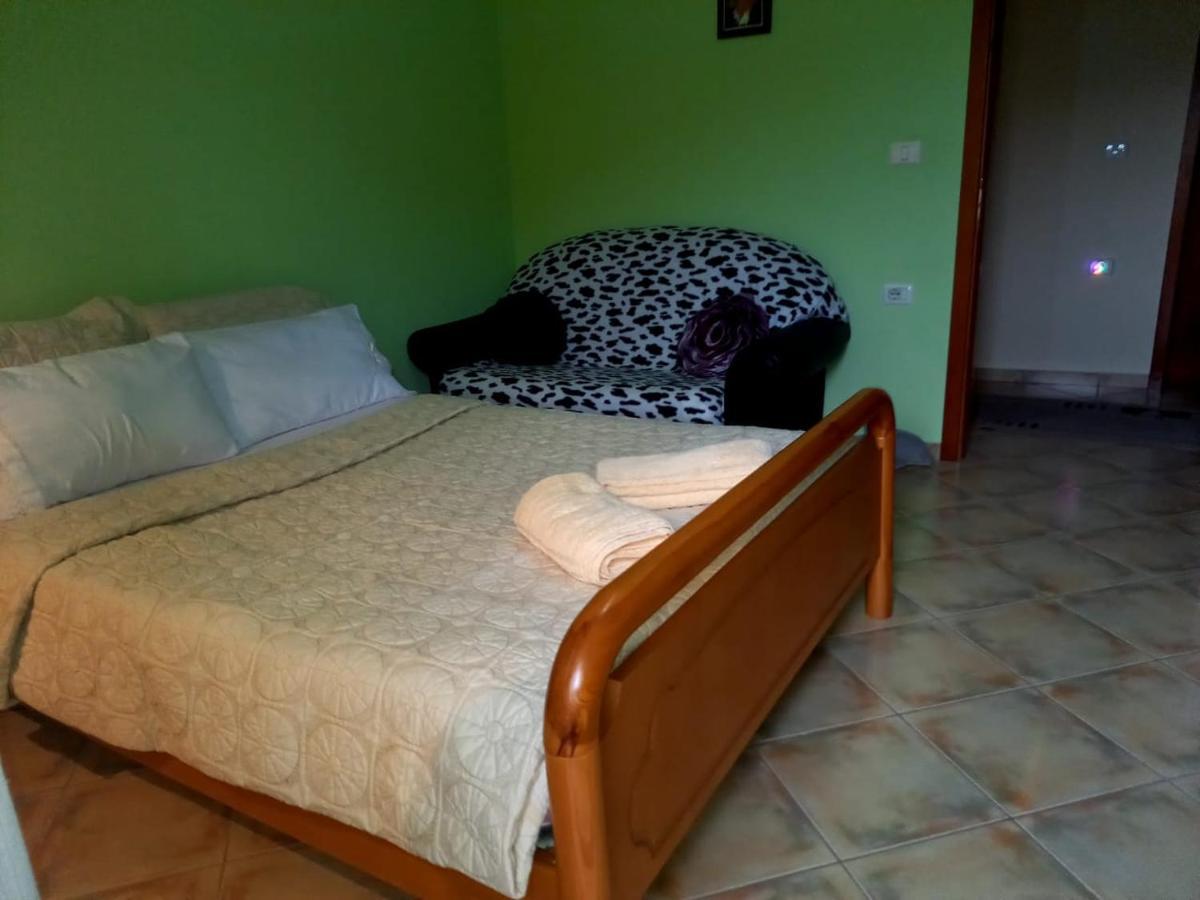 Manthoguesthouse Gjirokastër Eksteriør bilde