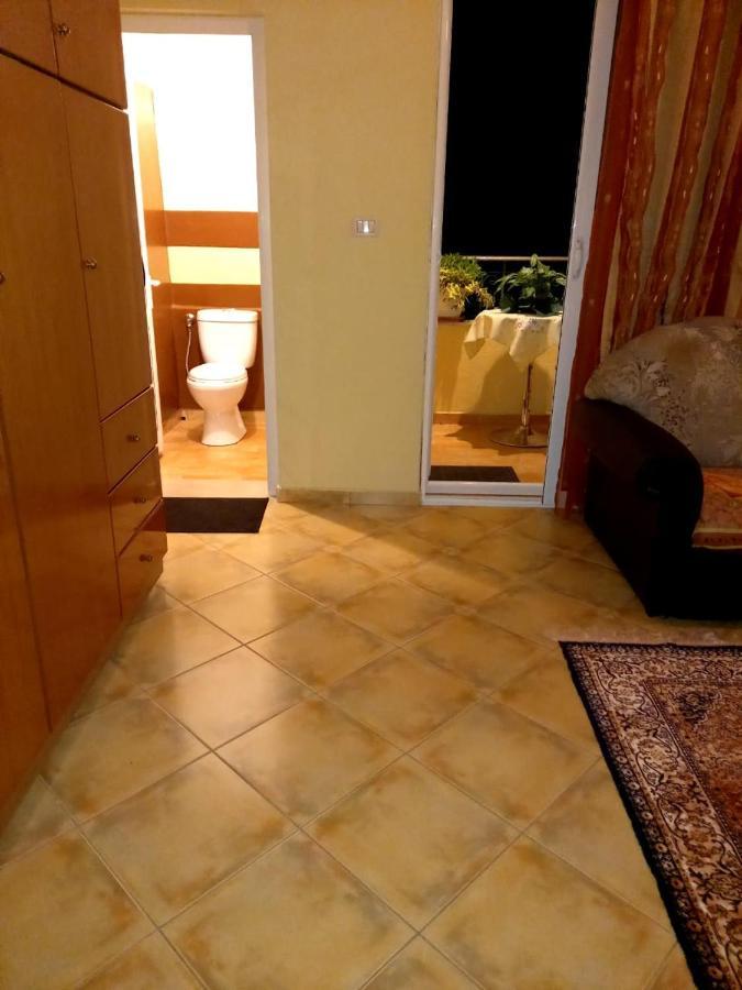 Manthoguesthouse Gjirokastër Eksteriør bilde