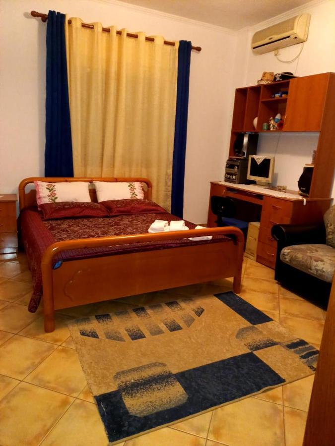 Manthoguesthouse Gjirokastër Eksteriør bilde