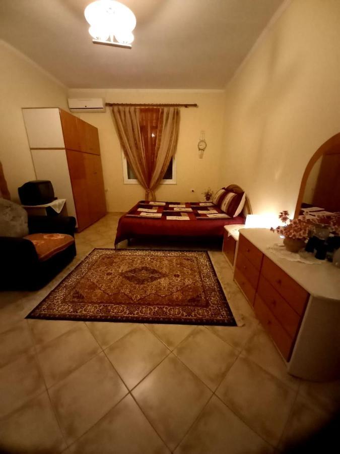 Manthoguesthouse Gjirokastër Eksteriør bilde