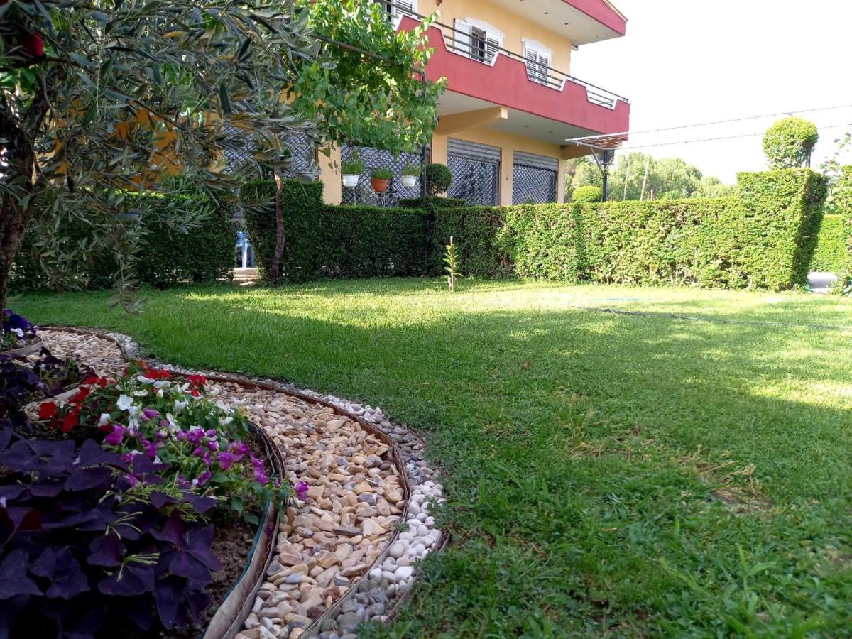 Manthoguesthouse Gjirokastër Eksteriør bilde