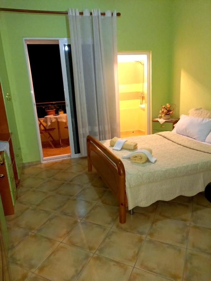 Manthoguesthouse Gjirokastër Eksteriør bilde